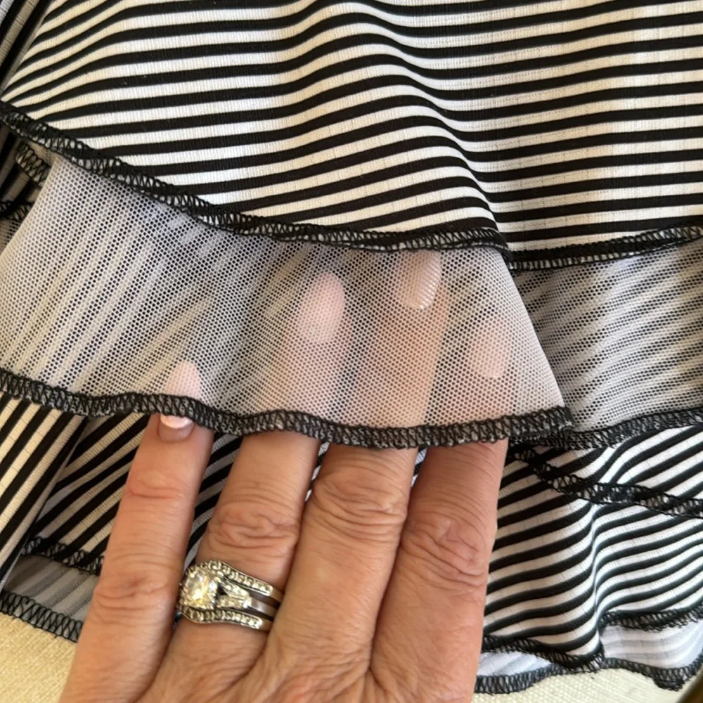Lucky In Love Tennis Skort Womens Size M Black White Stripe Tennis Skirt - Picture 5 of 6